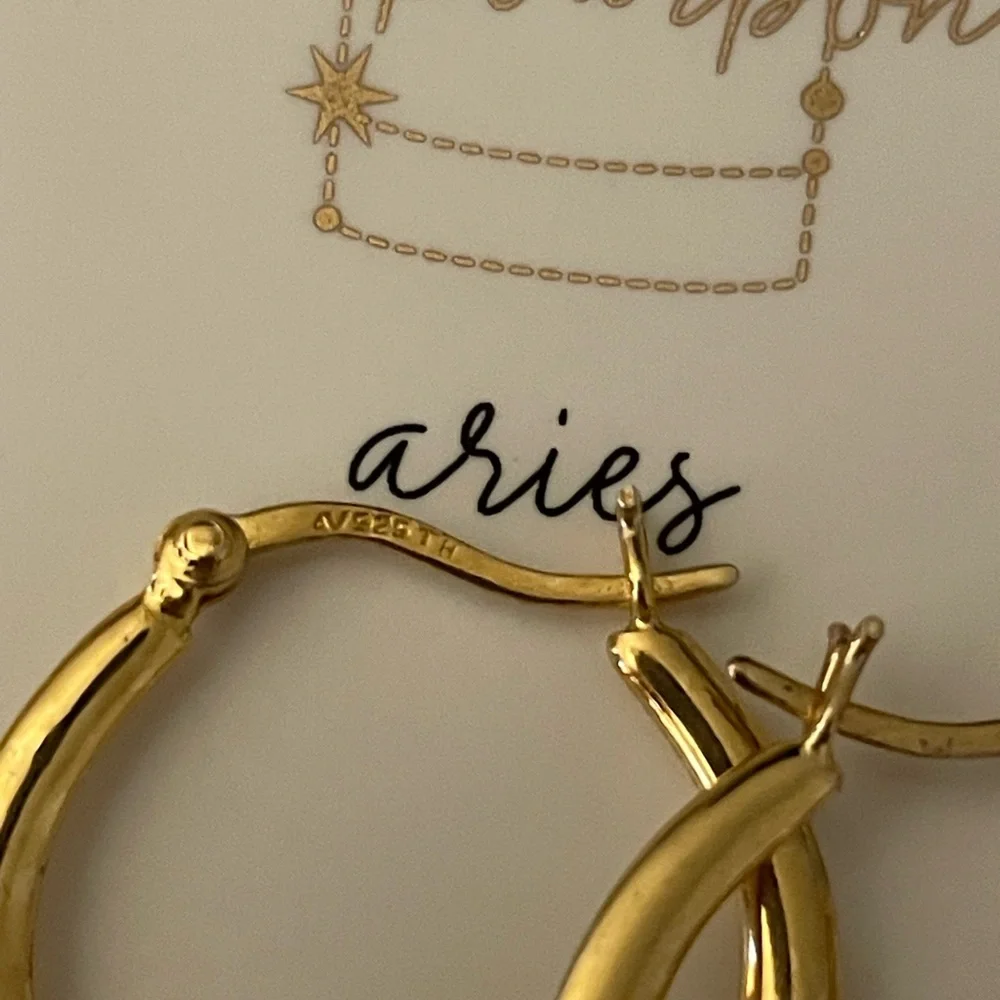 1” yellow gold stylish hoop earrings - Picture 2 of 6